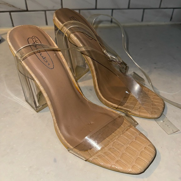 Shoes - No Doubt beige heels